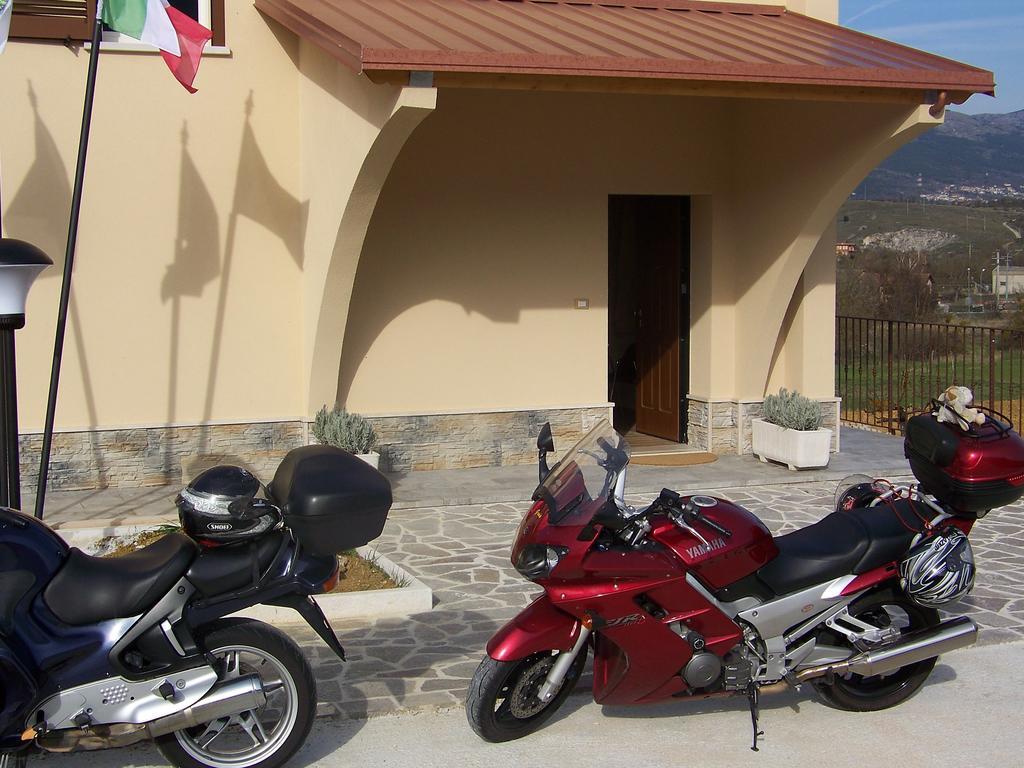 Hotel La Radice Paganica Exterior foto